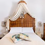 Domo Antico Borgo 3*