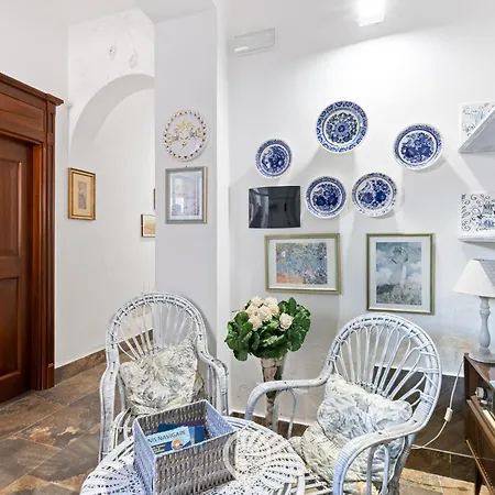 Guest house Domo Antico Borgo 3*