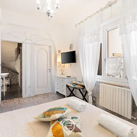 Maison d'hôtes Estay - Domo Antico Borgo